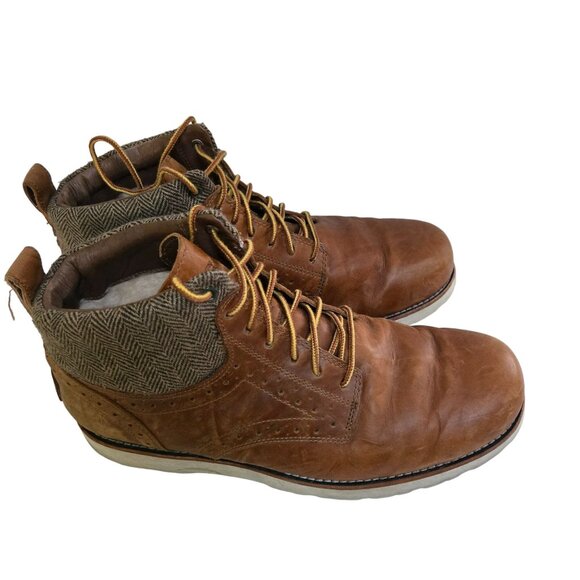 Ugg 3239 Brown Leather Wingtip Shearling Lined Vibram Sole Chukka Boots Size 12 - Picture 2 of 13